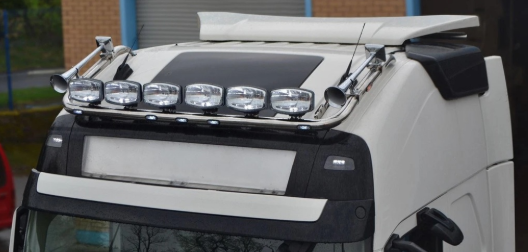 BARRA DE TECHO INOX. VOLVO FH4 CON 5 LEDS 