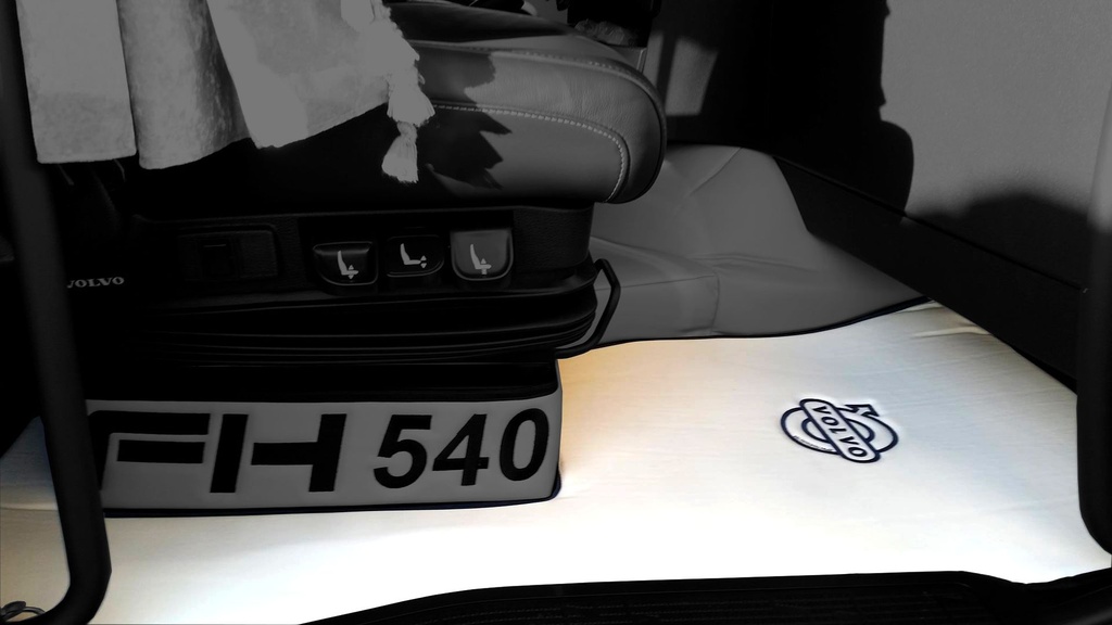 JUEGO DE ALFOMBRAS POLIPIEL VOLVO FH5 2020-... 